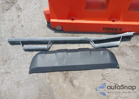 2022 Toyota Tacoma Sr5 V6 z USA, uszkodzony, nr VIN 3TMAZ5CN5NM181423